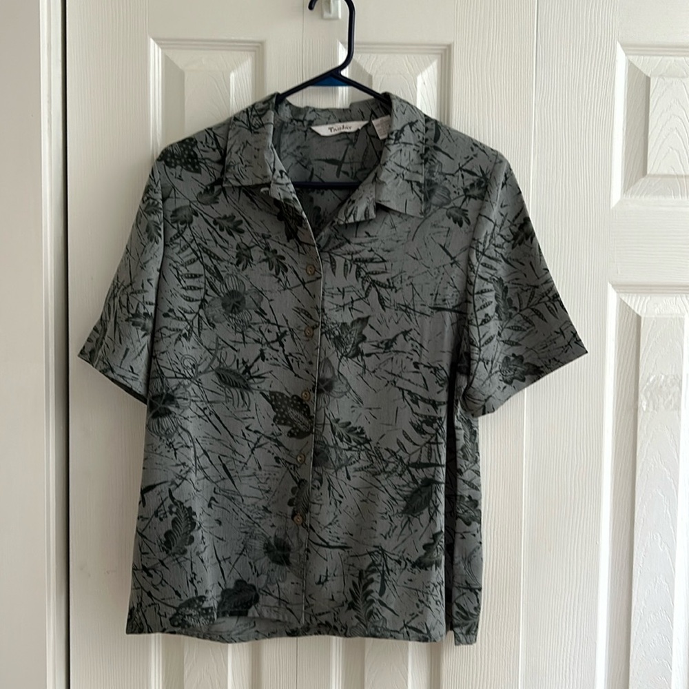 TanJay Women’s blouse. (Size 12)